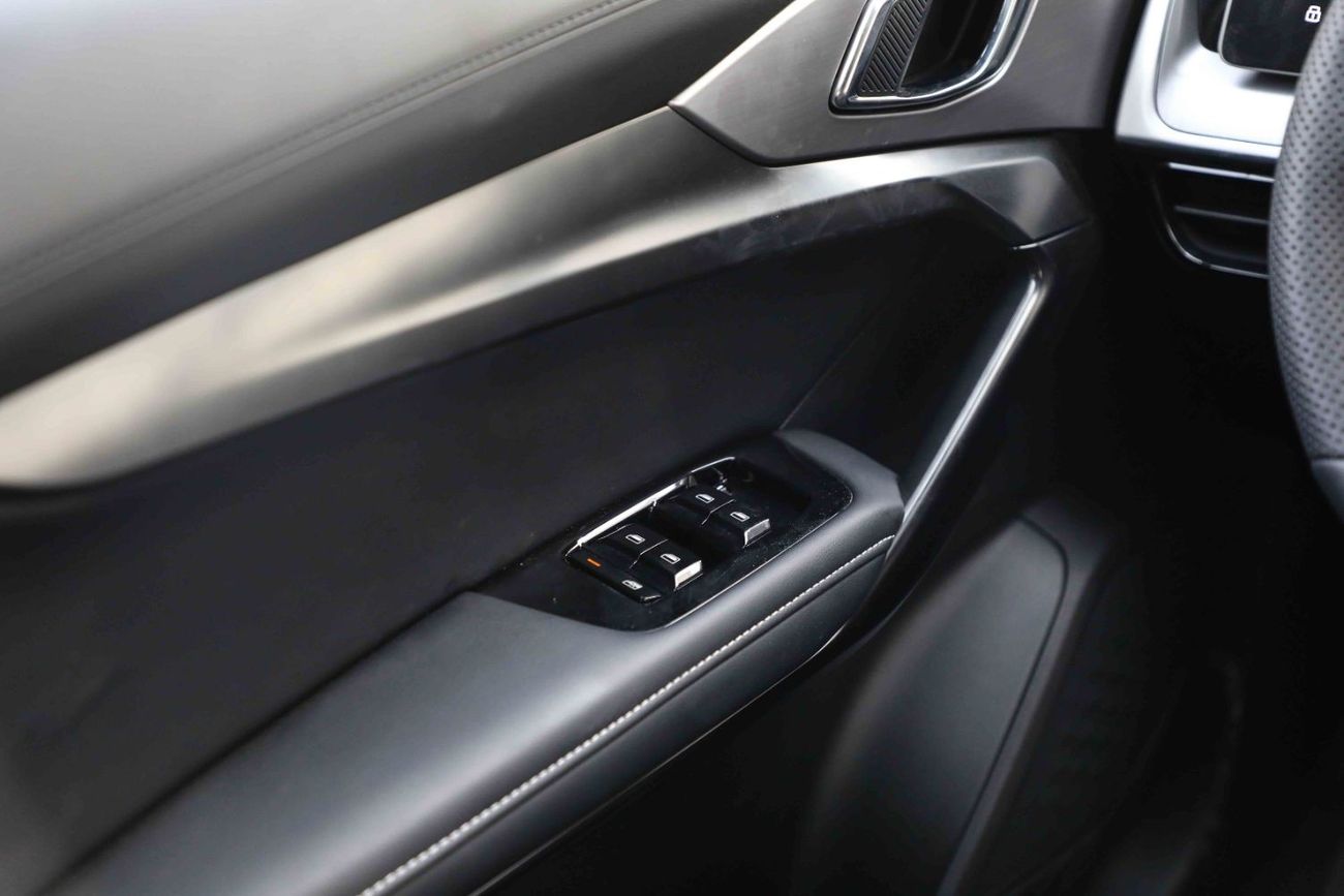 أم جي 1 2024 MG1 1.5 CVT LUXURY - رمادي أسود مزدوج طن من الداخل Black teche | تصدير فقط