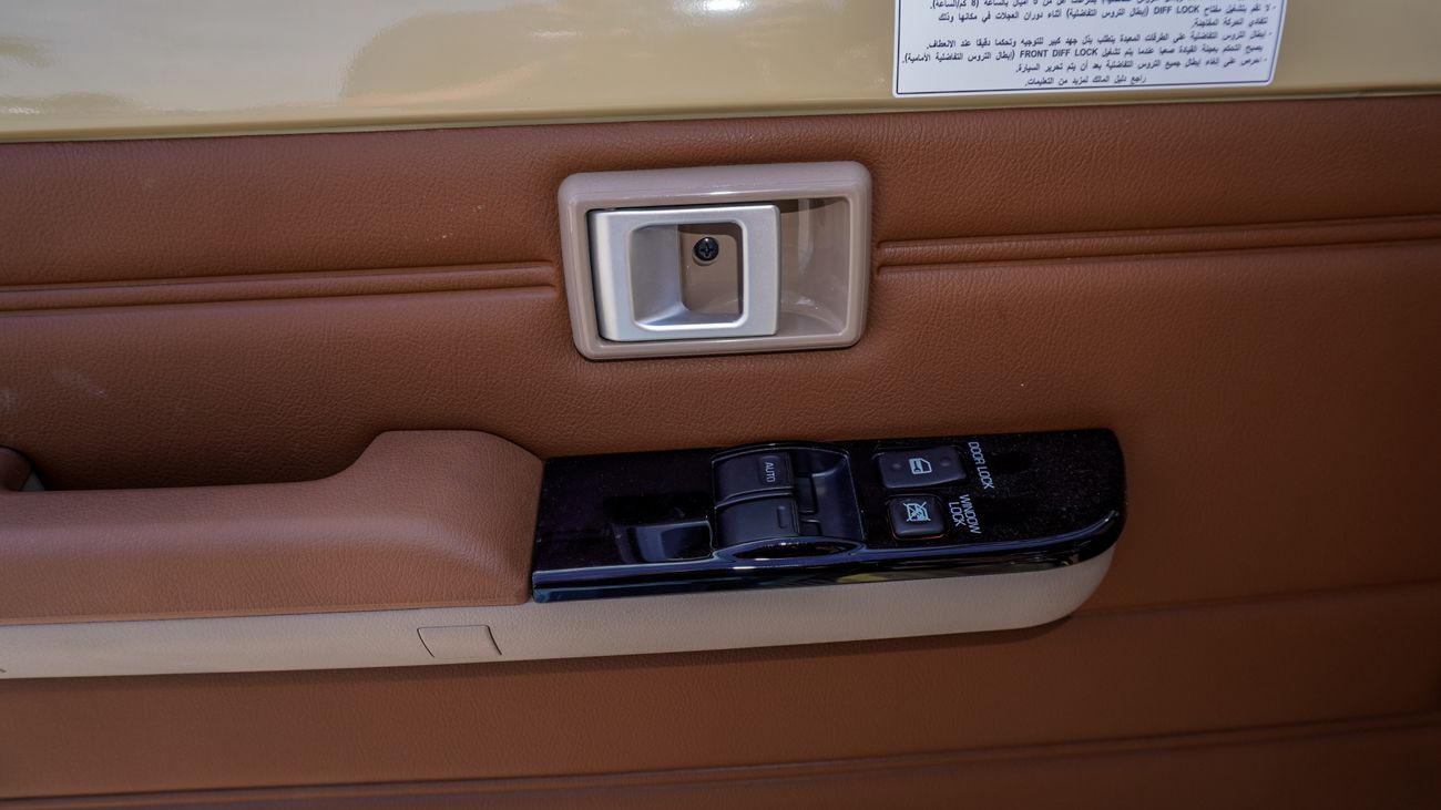 Toyota Land Cruiser Pick Up LX 4.0 L V6