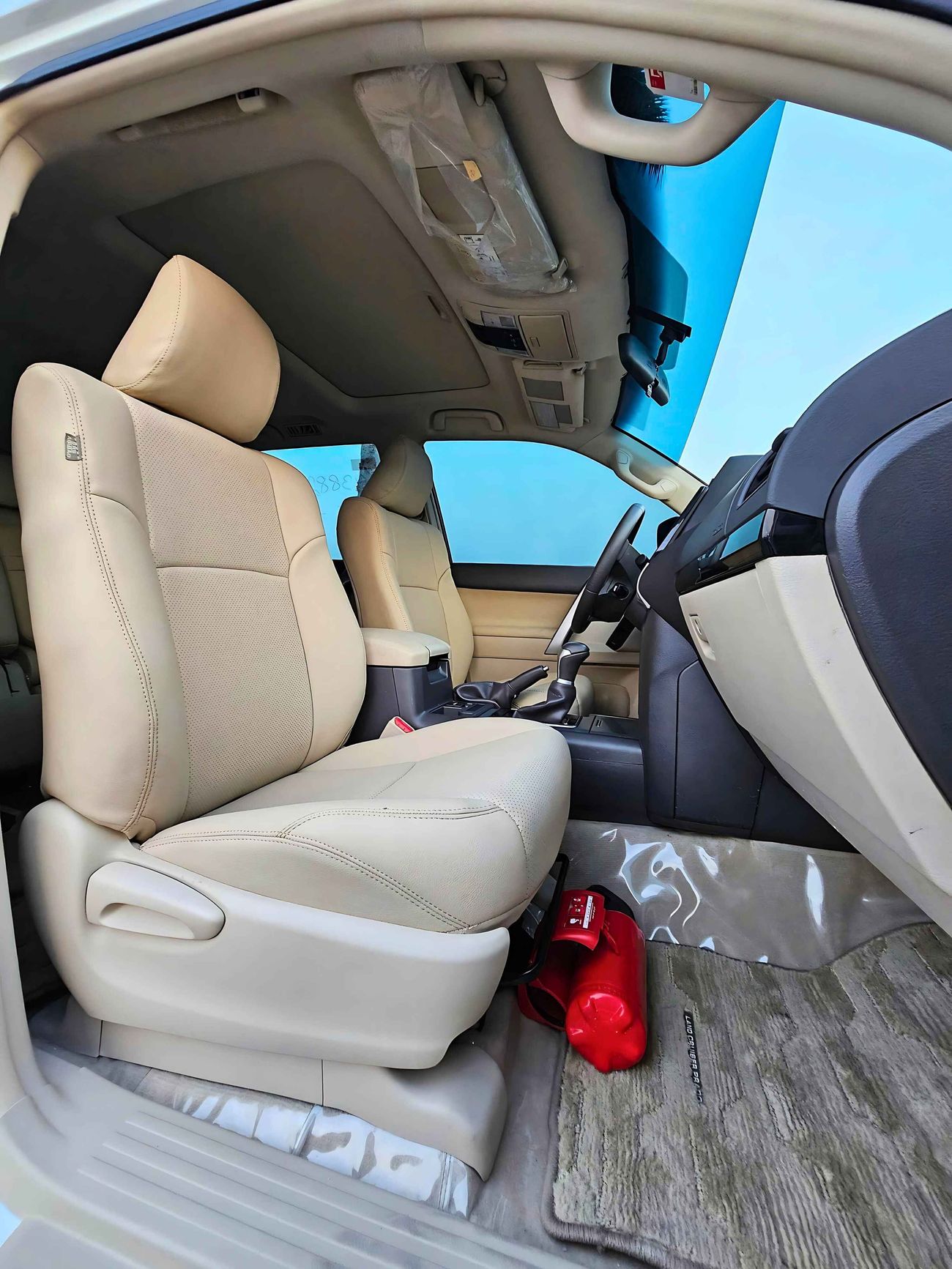 تويوتا برادو GXR V6/ SUNROOF/ ORG KMS/ ORG PAINT/ LEATHER SEATS/ 2198 MONTHLY/ LOT# 32638