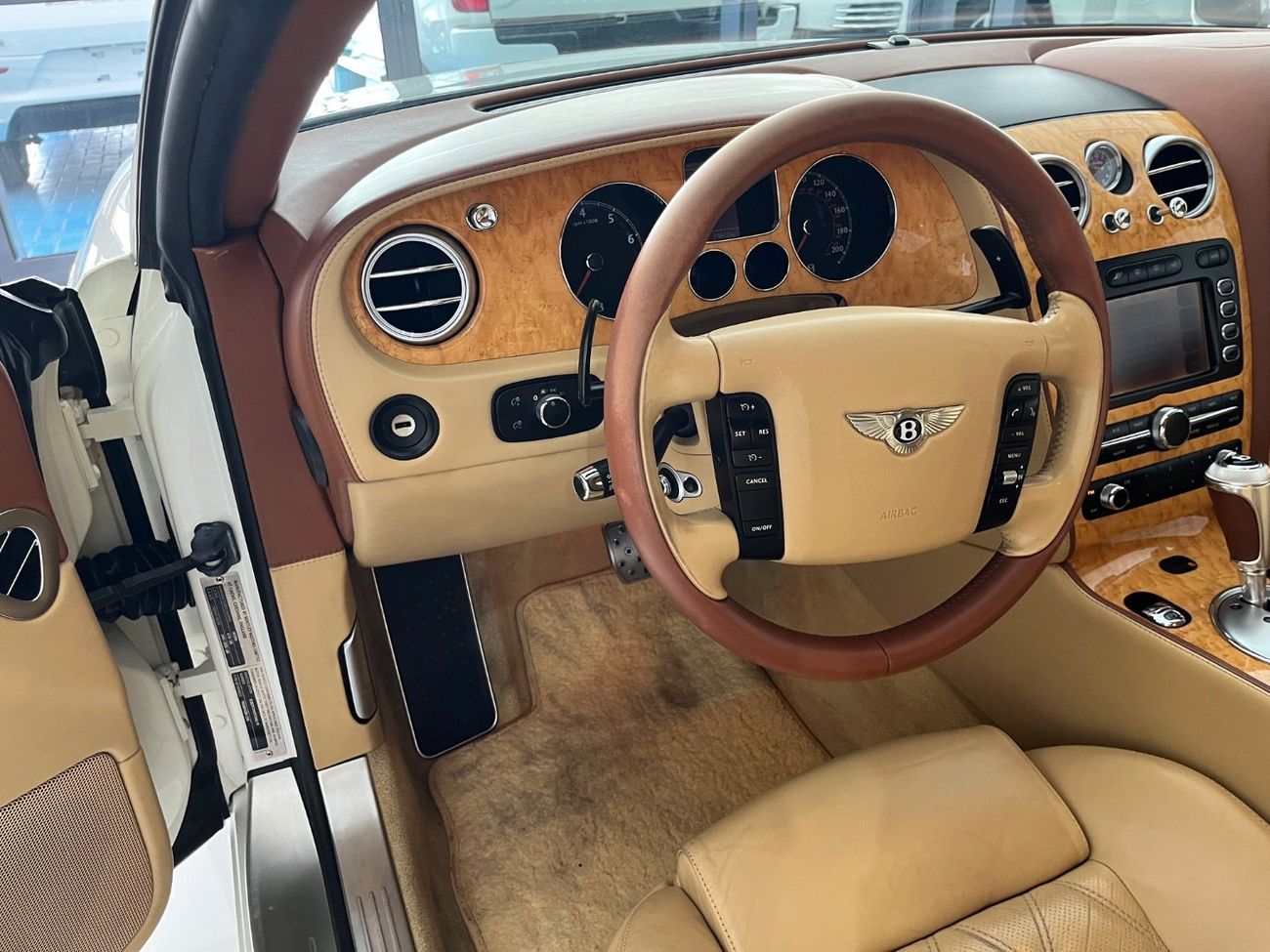 بنتلي كونتيننتال جي تي