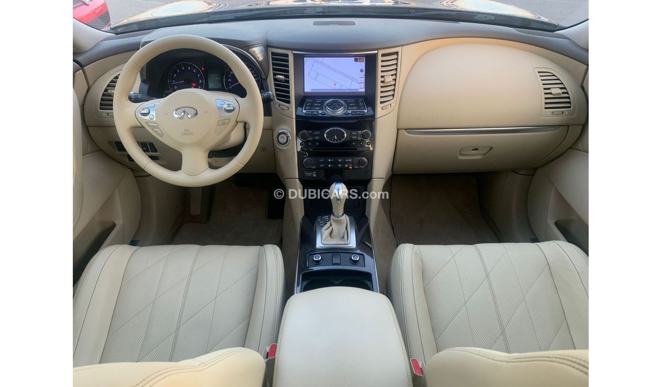 Infiniti QX70 Limited Infiniti QX70 _ Gcc_2019_Excellent_Condition _Full option