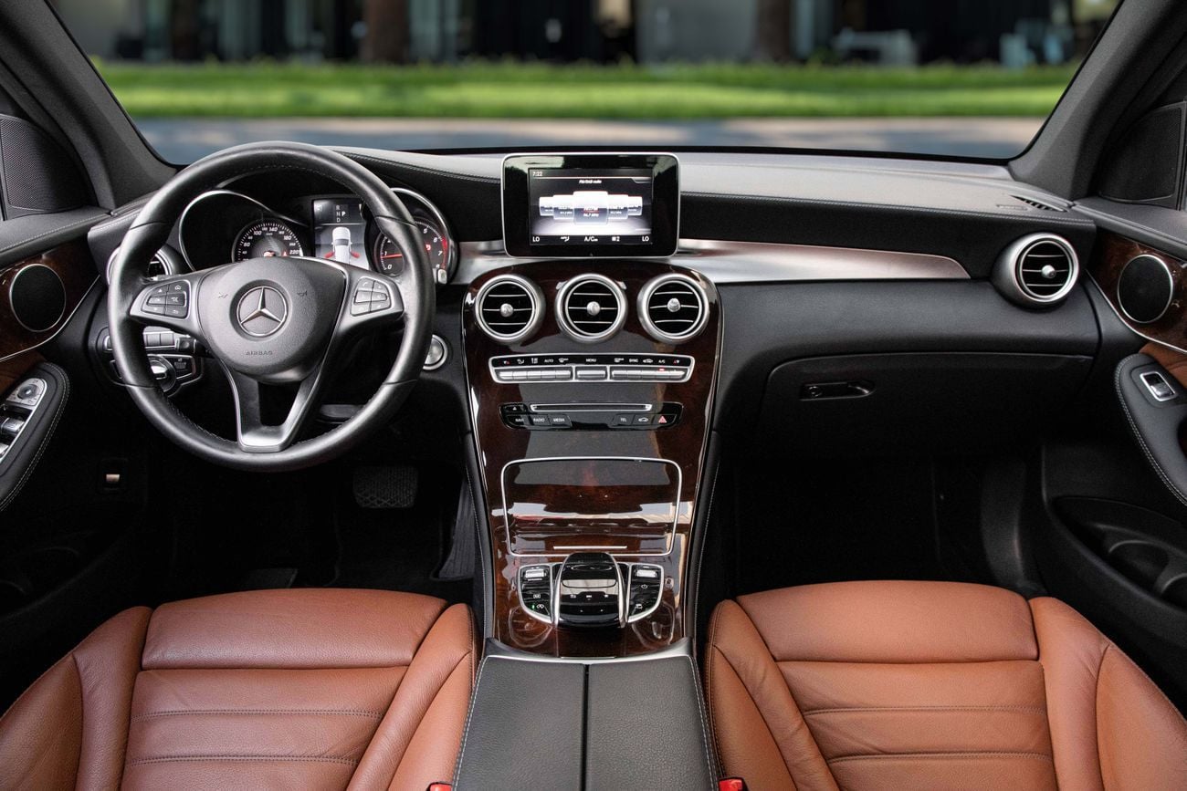 مرسيدس بنز GLC 250 GLC 250 | 2,037 P.M | 0% Downpayment | 4Matic | SUV! | Ramadan Offer!