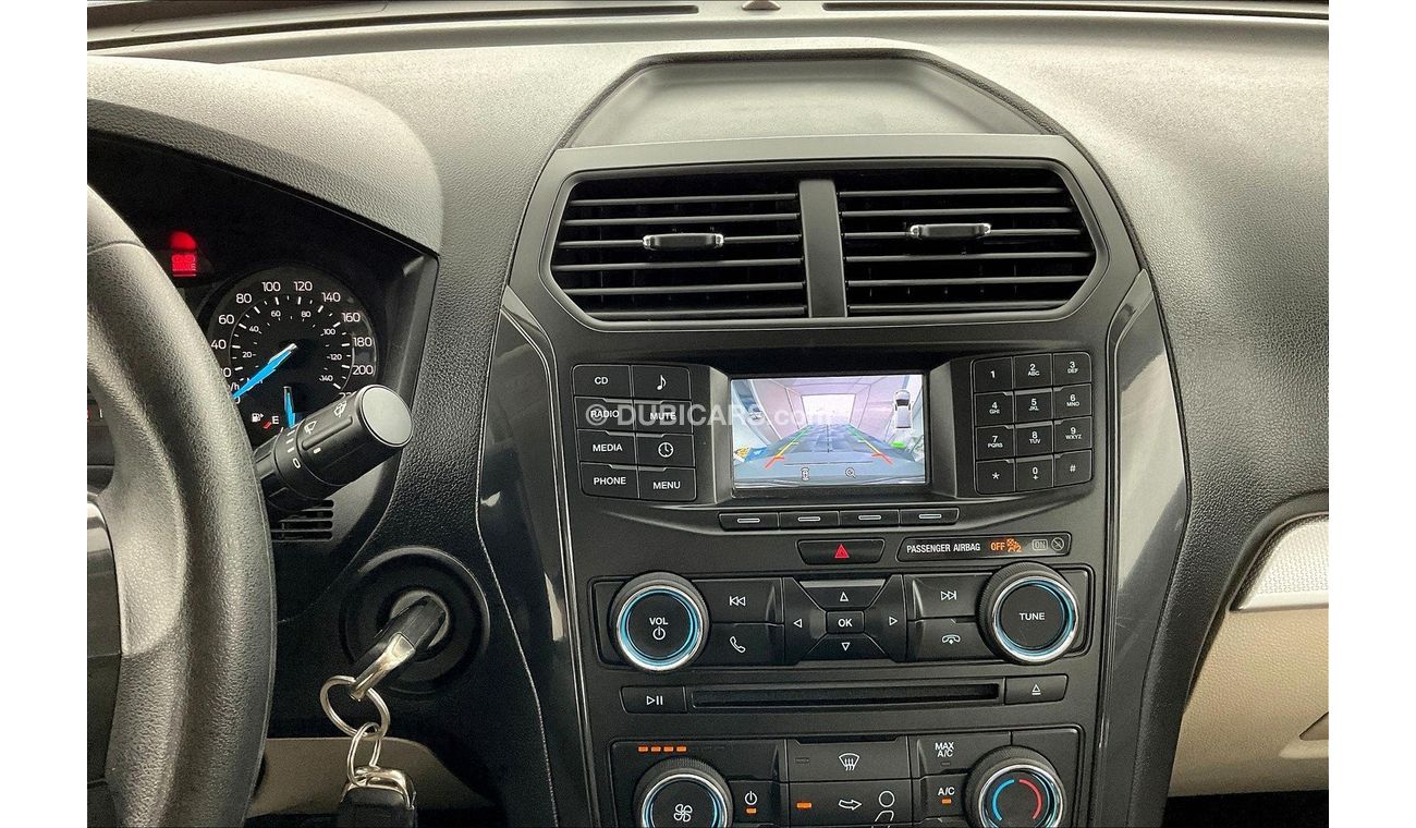 Ford Explorer XL / Standard