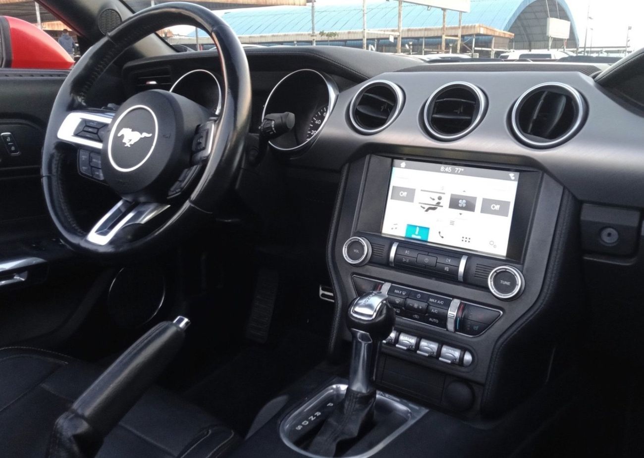 Ford Mustang Ford mustang ecoboost convertible V4  Body kit GT Model 2019 Price: 68000 Dhs Mileage: 44000 Mi Spec