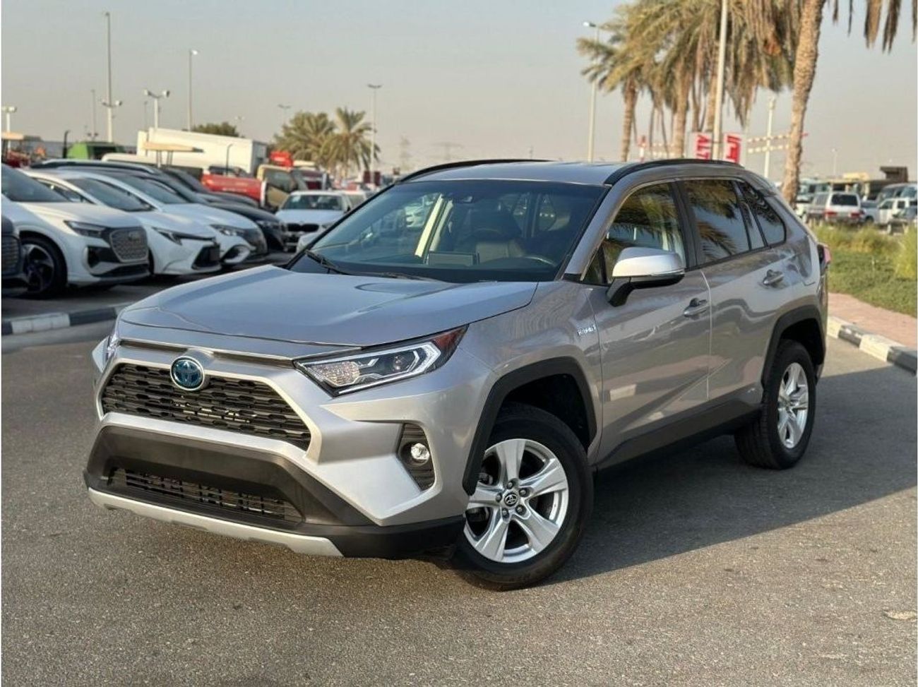 Toyota RAV4 Hybrid TOYOTA RAV4 2020 XLE