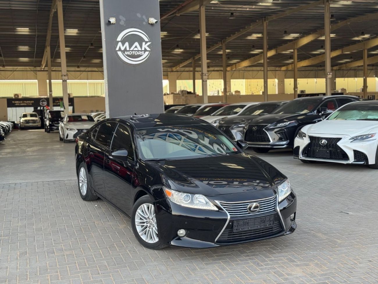 Lexus ES350 Platinum 3.5L V6 / قابل للتصدير لسوريا /  FULL OPTION / PARKING SENSORS / BLIND SPOTS / IN PERFECT C