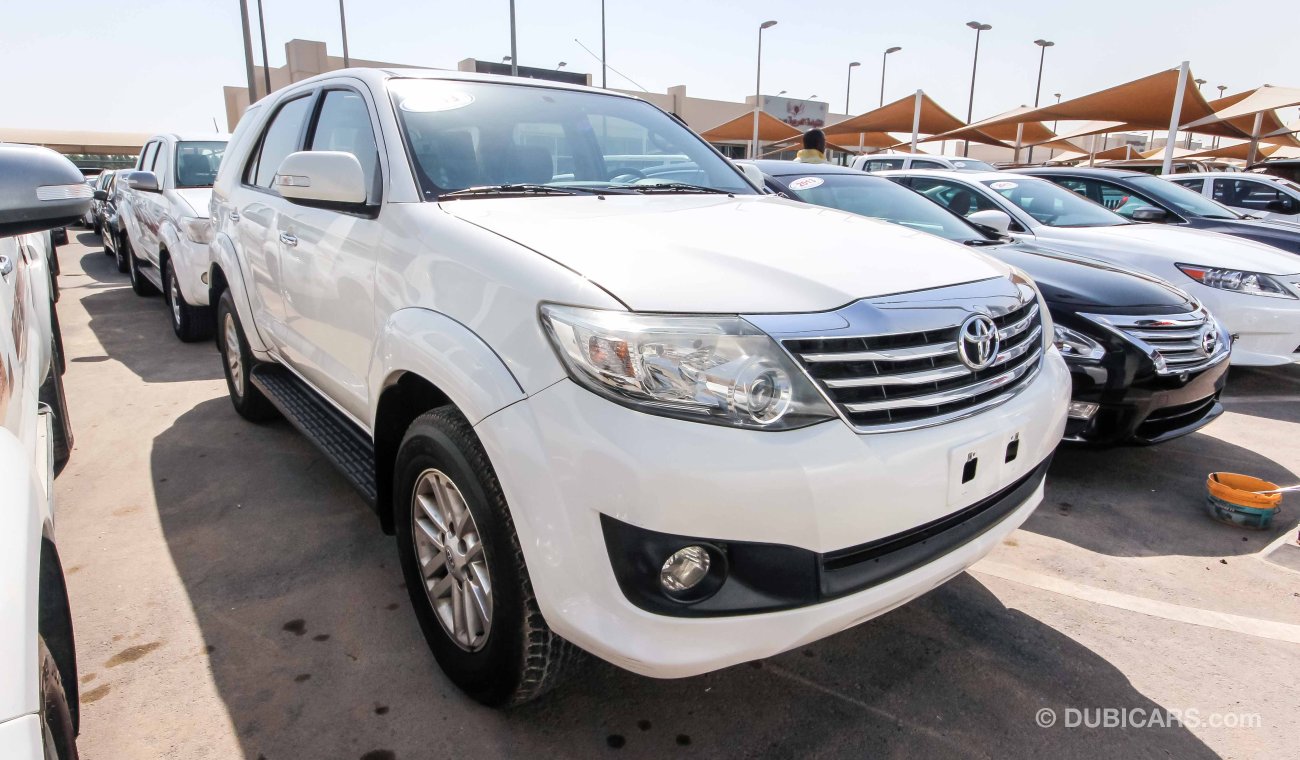 Toyota Fortuner SR5