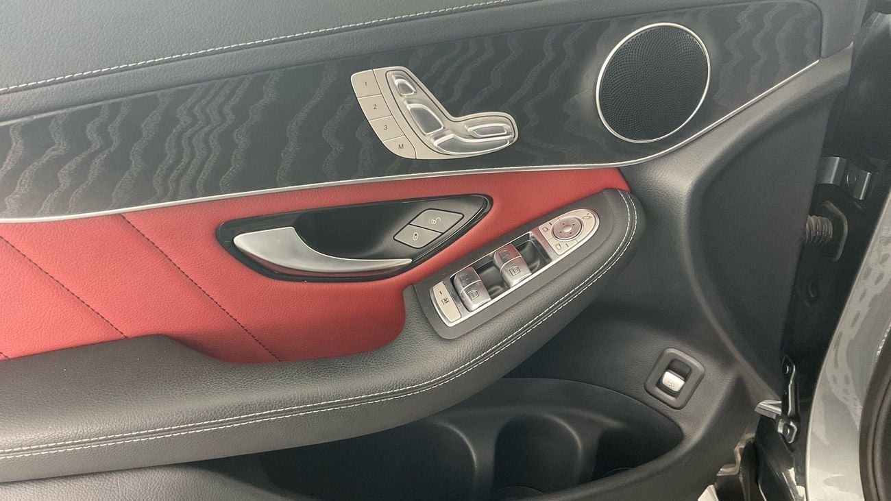 Mercedes-Benz GLC 300 Premium + 2.0L Premium + | Guaranteed Warranty | 0 Down Payment