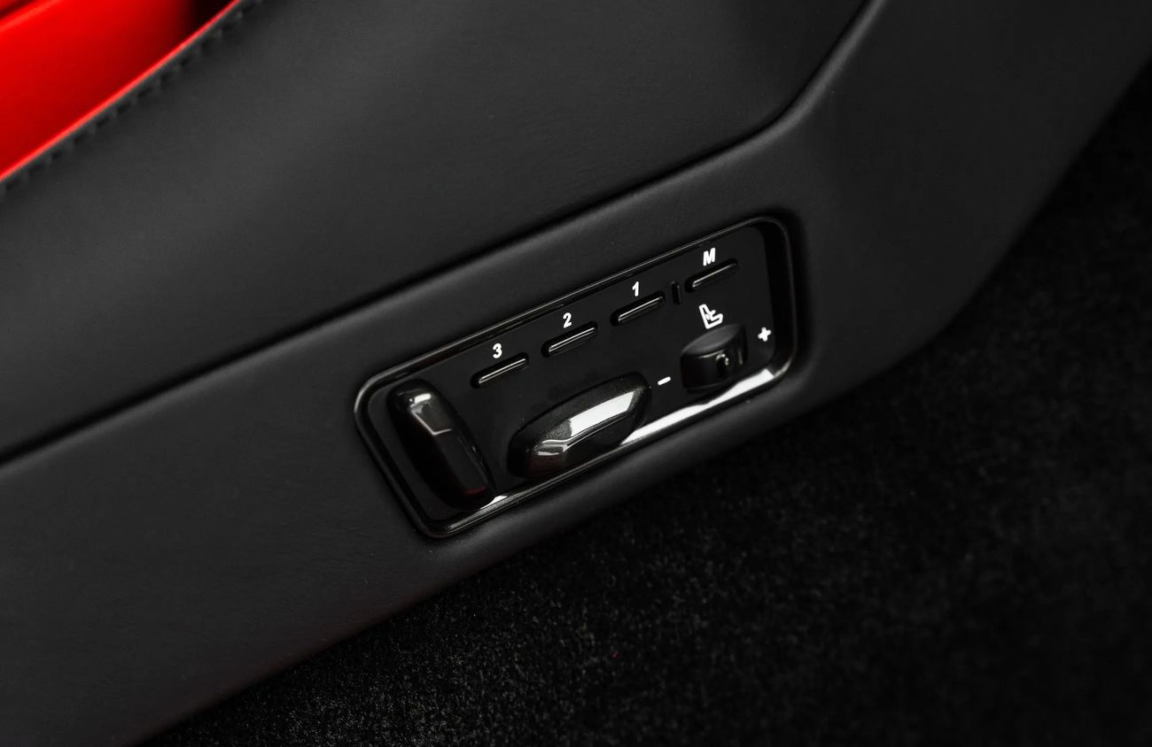 أستون مارتن فانكويش 6.0L V12 Naturally Aspirated Engine