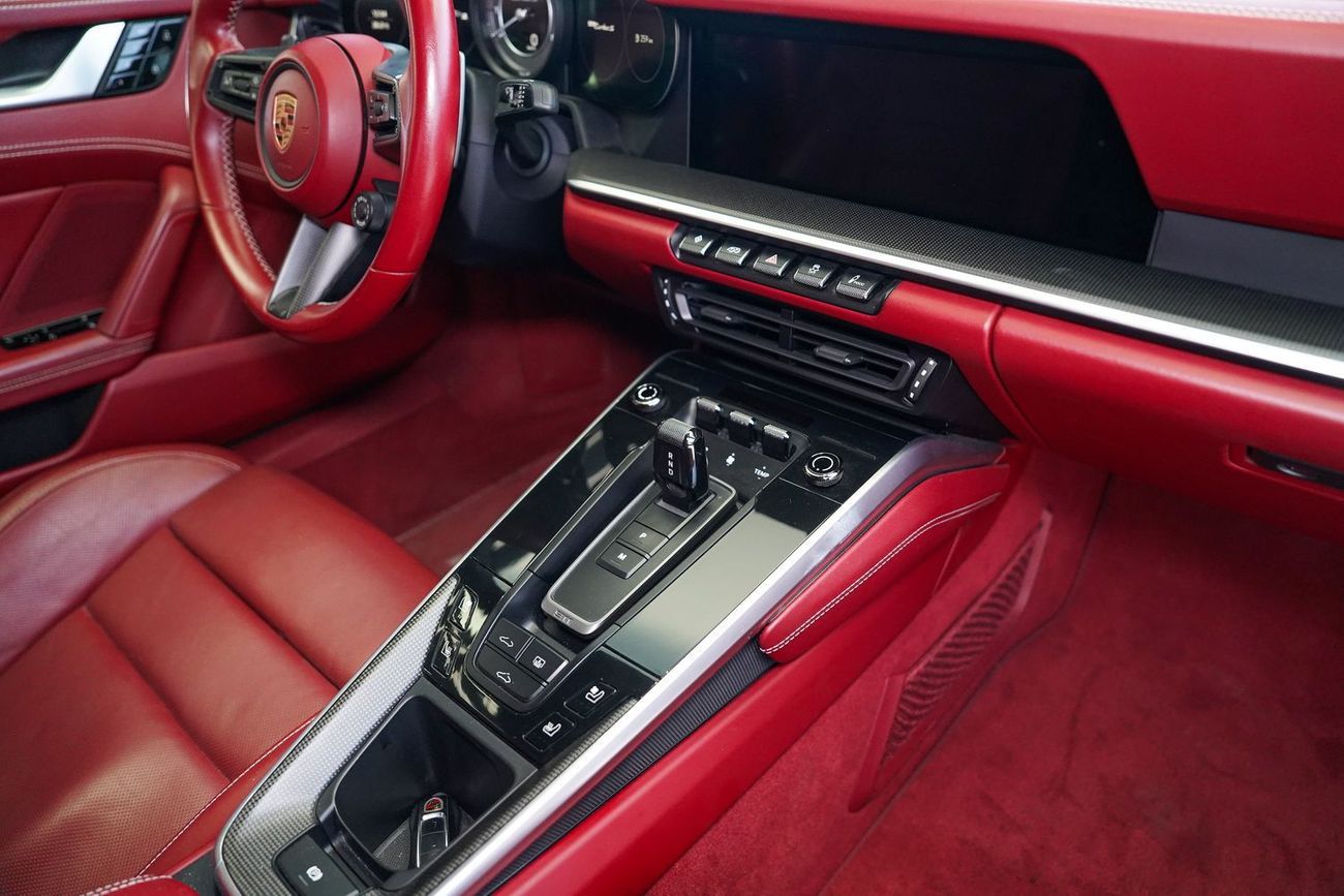 بورش 911 Turbo S 3.8L (640 HP) Coupe