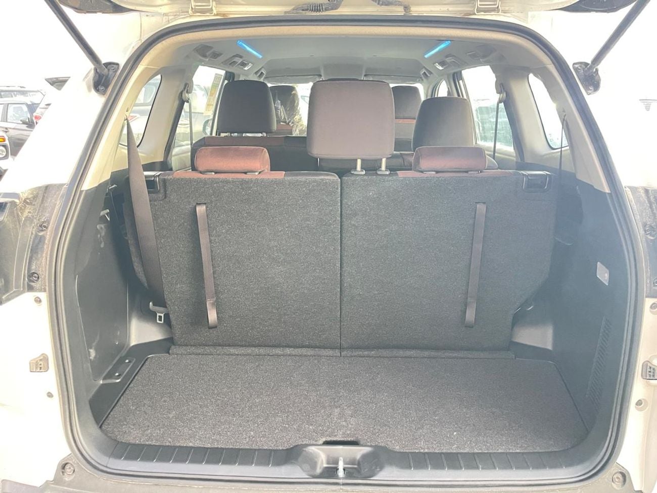 تويوتا إينوفا 2.0L HyCross 8S Hybrid