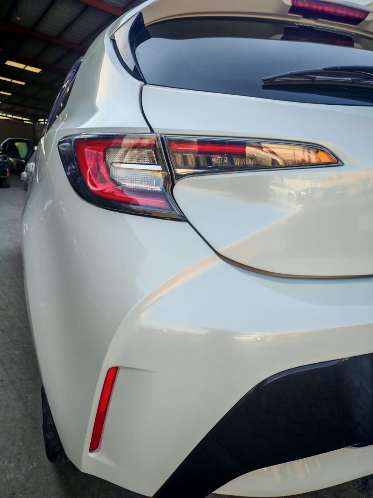 Toyota Corolla HATCH BACK 2.0 PETROL