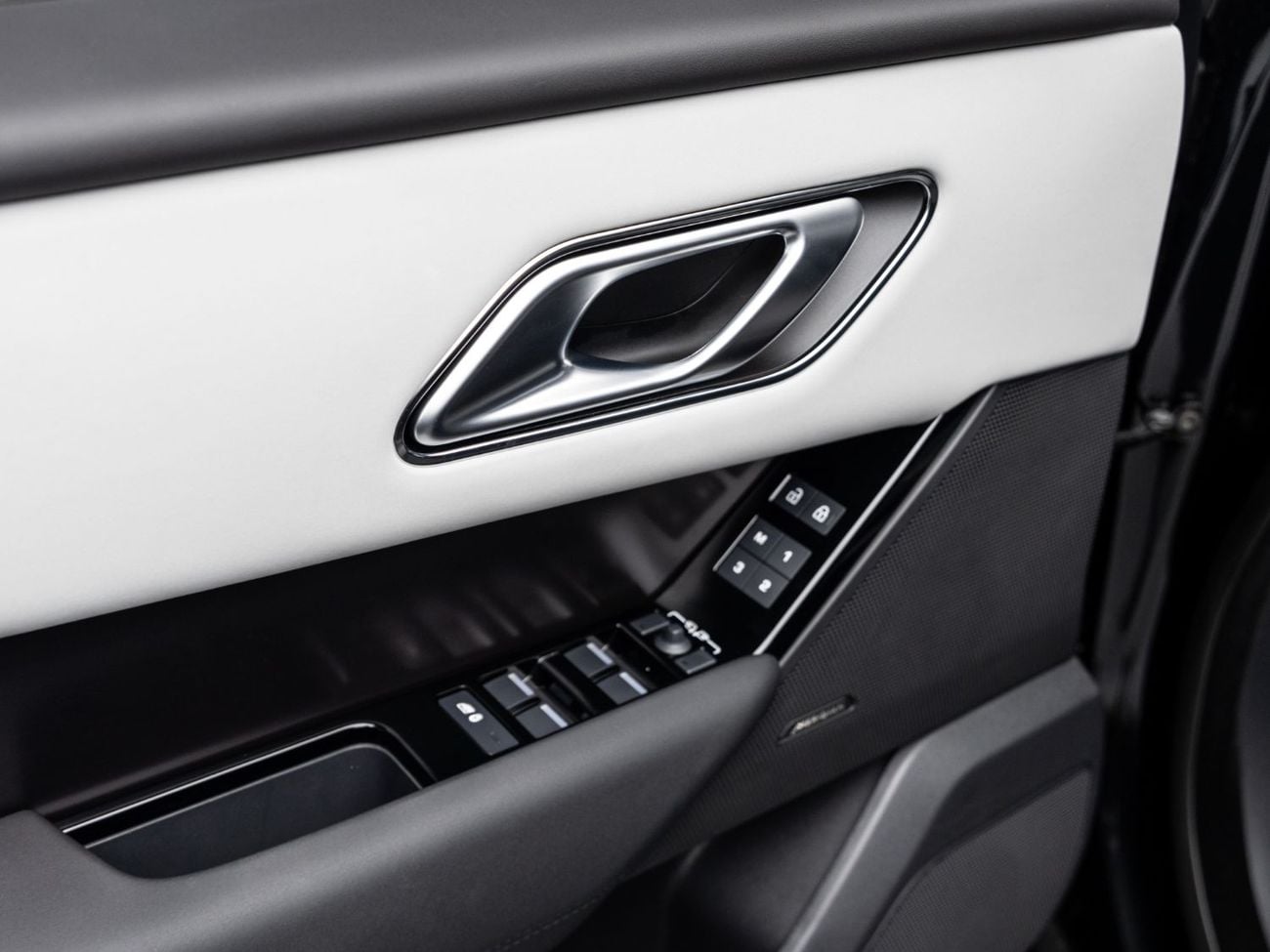 لاند روفر رينج روفر فيلار R-DYNAMIC S BUY NOW, PAY 2027 | THE BLACKLINE STANDARD | 2031 Land Rover Warranty & Service Contract