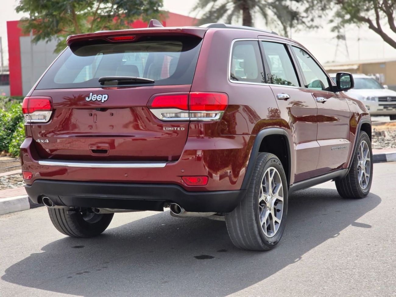 جيب جراند شيروكي Limited 3.6L