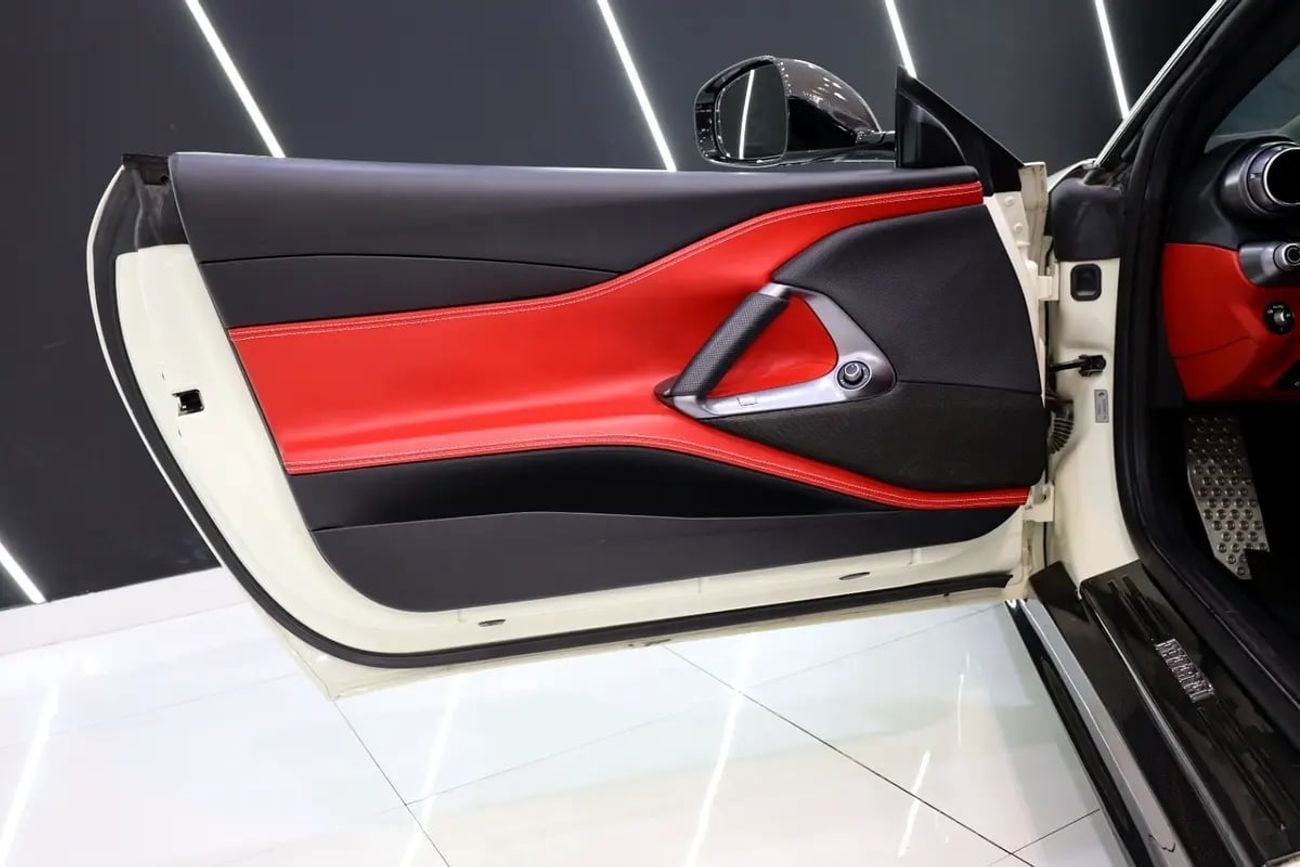 Ferrari 812 Superfast Passenger Display, Carbon Fiber Exterior/Interior, GCC Specs!!