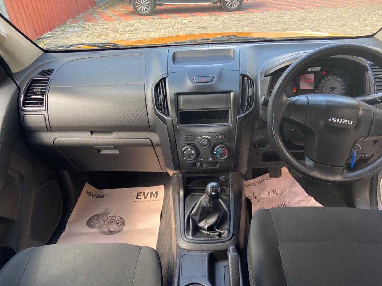 إيسوزو D ماكس DC 2.5L 2WD RIGHT HAND DRIVE DIESEL MANUAL TRANSMISSION