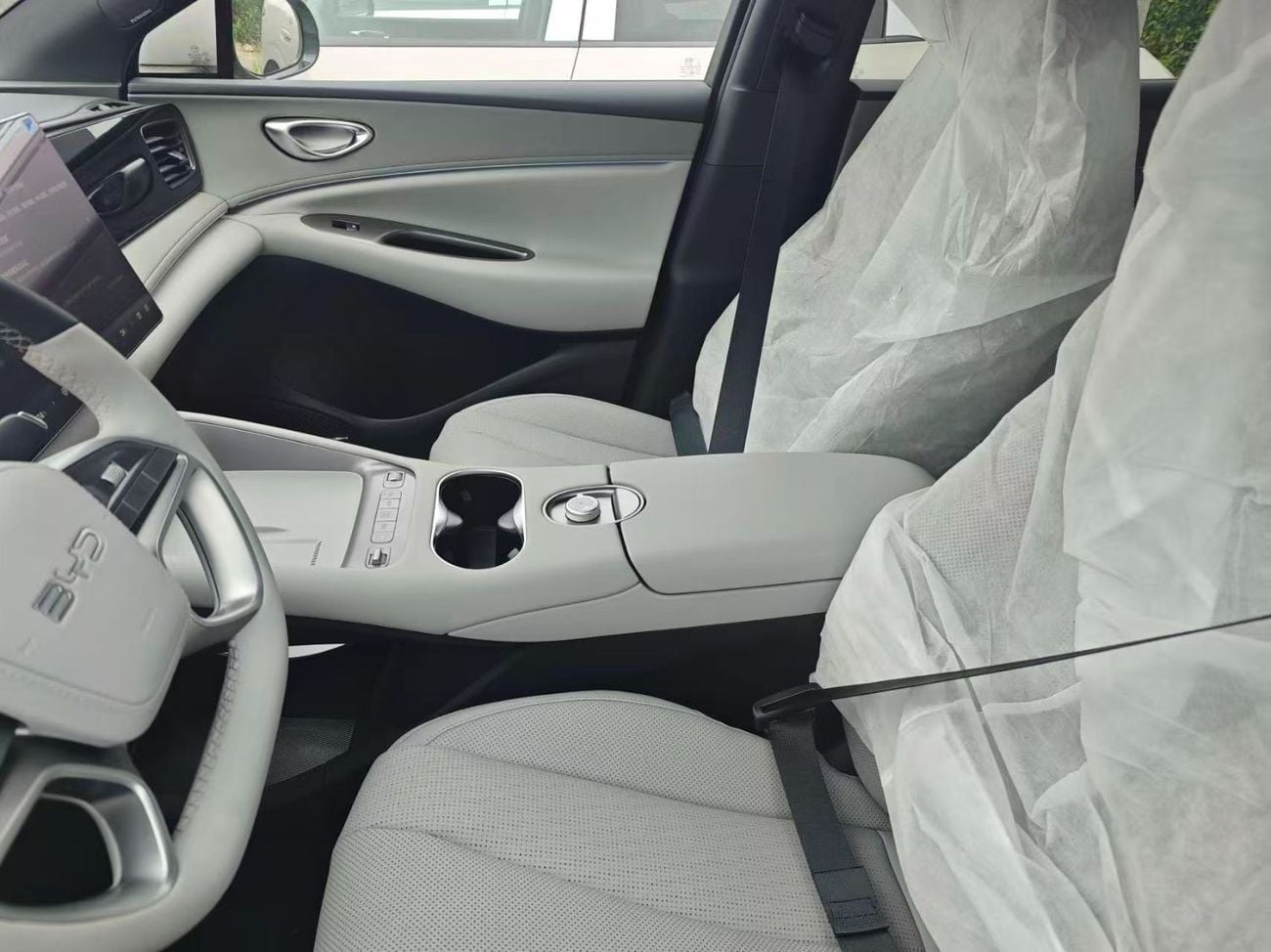 بي واي دي سيليون 06 605km EV Plus Smoky grey-grey