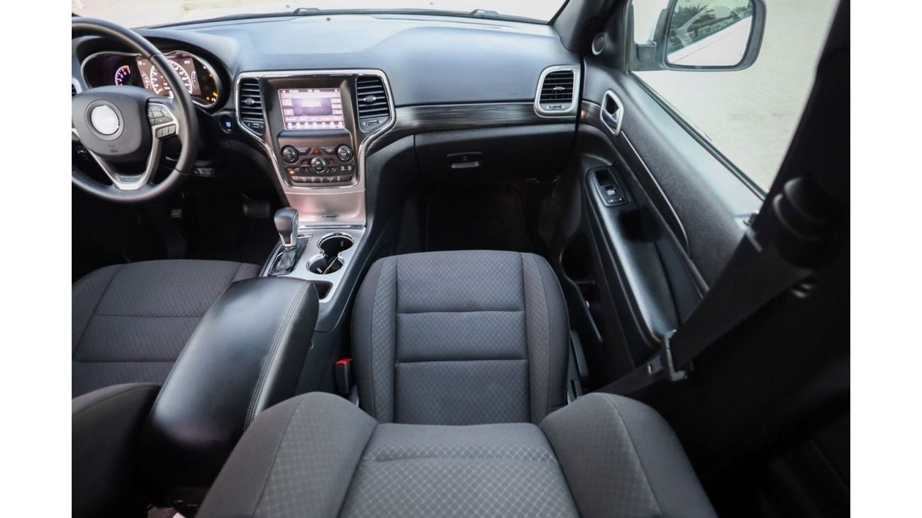 جيب جراند شيروكي لاريدو