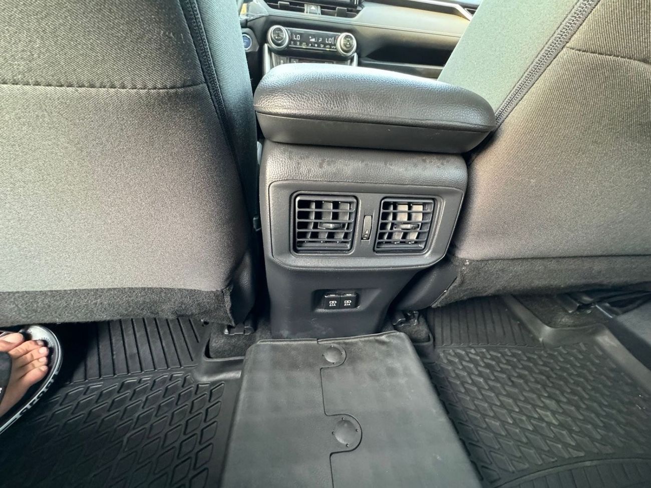 Toyota RAV4 2021 XLE HYBRID HEV SUNROOF FULL OPTION CANADA SPEC