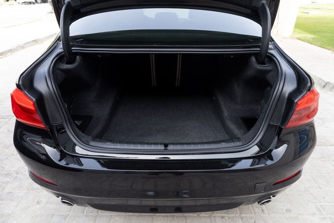 بي أم دبليو 520i Std 2.0L