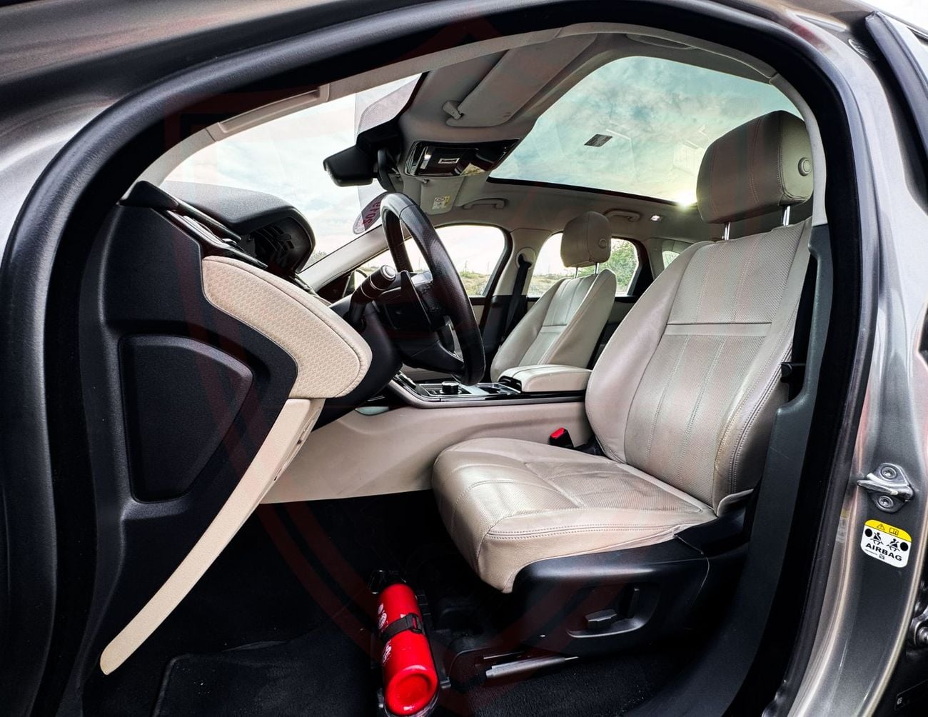 Land Rover Range Rover Velar S P250 2.0L Range Rover Velar | 2.0 L | 2019 | GCC | Accident-Free | In Excellent Condition | 1685 P