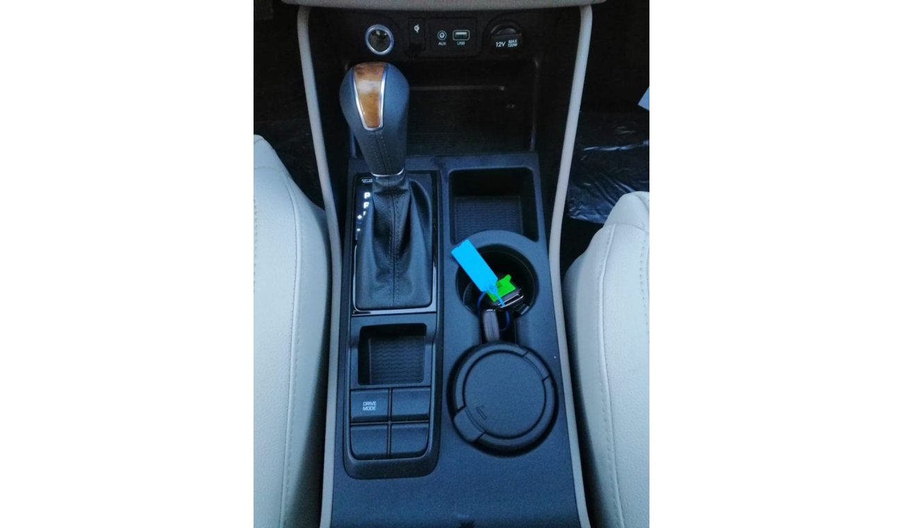 Hyundai Tucson 2.0  with leather seat ,electric seat