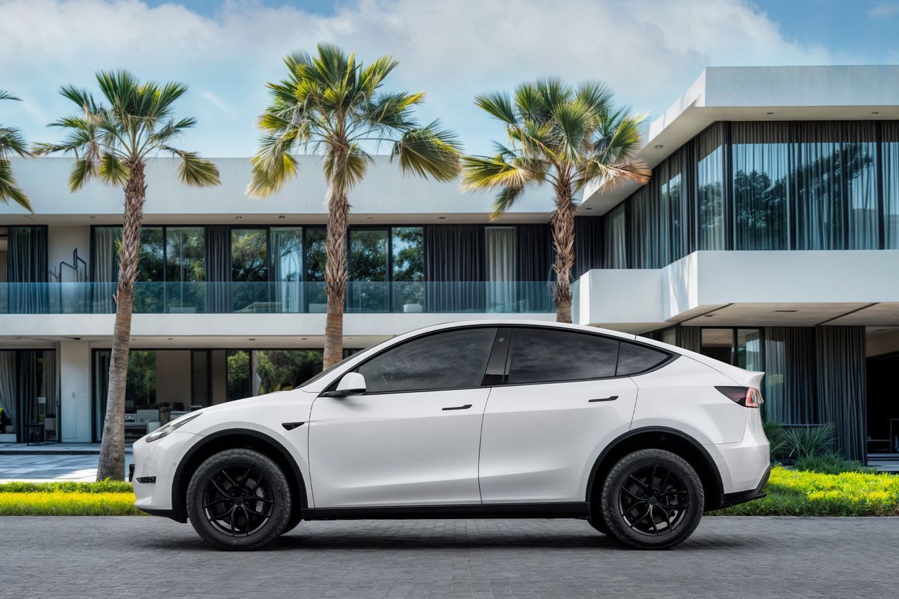 تسلا موديل Y 2,057 P.M | Model Y Long Range Autopilot | 0% Downpayment | Perfect Condition!