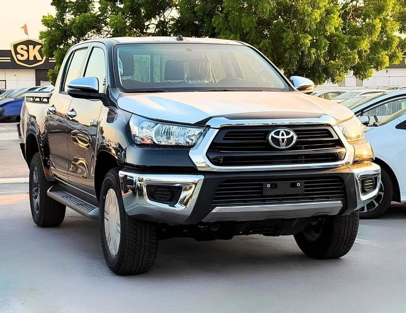 Toyota Hilux GLX DOUBLE CABIN || 2.7L PETROL A/T 4WD / MANUAL AC / FR&RR CHROME BUMPERS WITH HUK (CODE # HPAME)