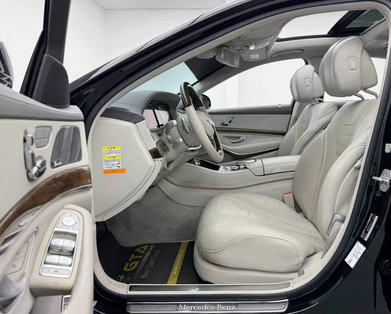 Mercedes Benz S550 STD 2015 Mercedes Benz S550, Full Service History, Fully Loaded, Excellent Condition, Japanese