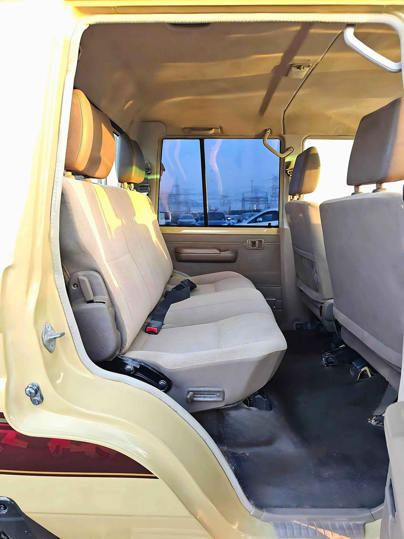 Toyota Land Cruiser Pick Up / 4 DOOR/ PATROL MANUAL V6/ EXPORT ONLY/ LOT# 69619