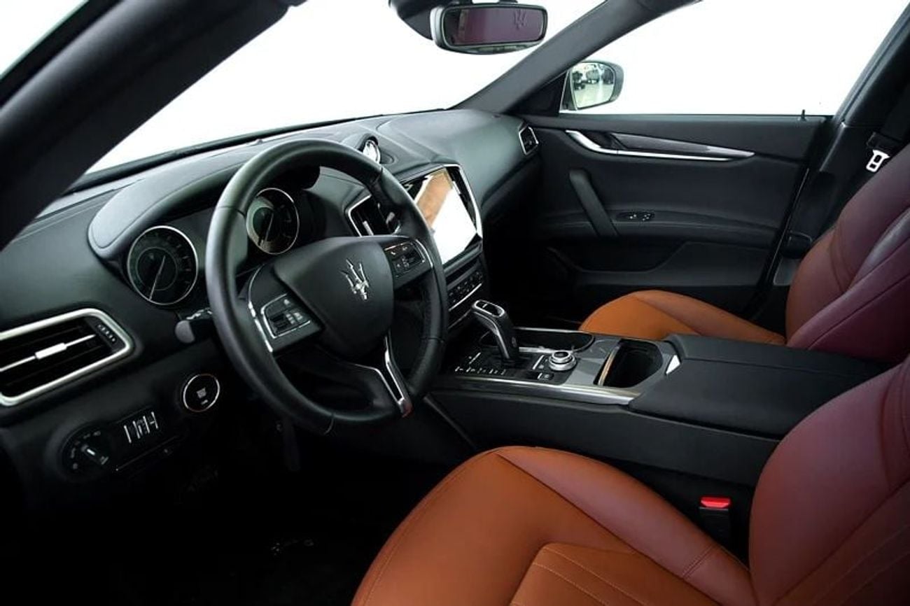 Maserati Ghibli GRANLUSSO Maserati Ghibli