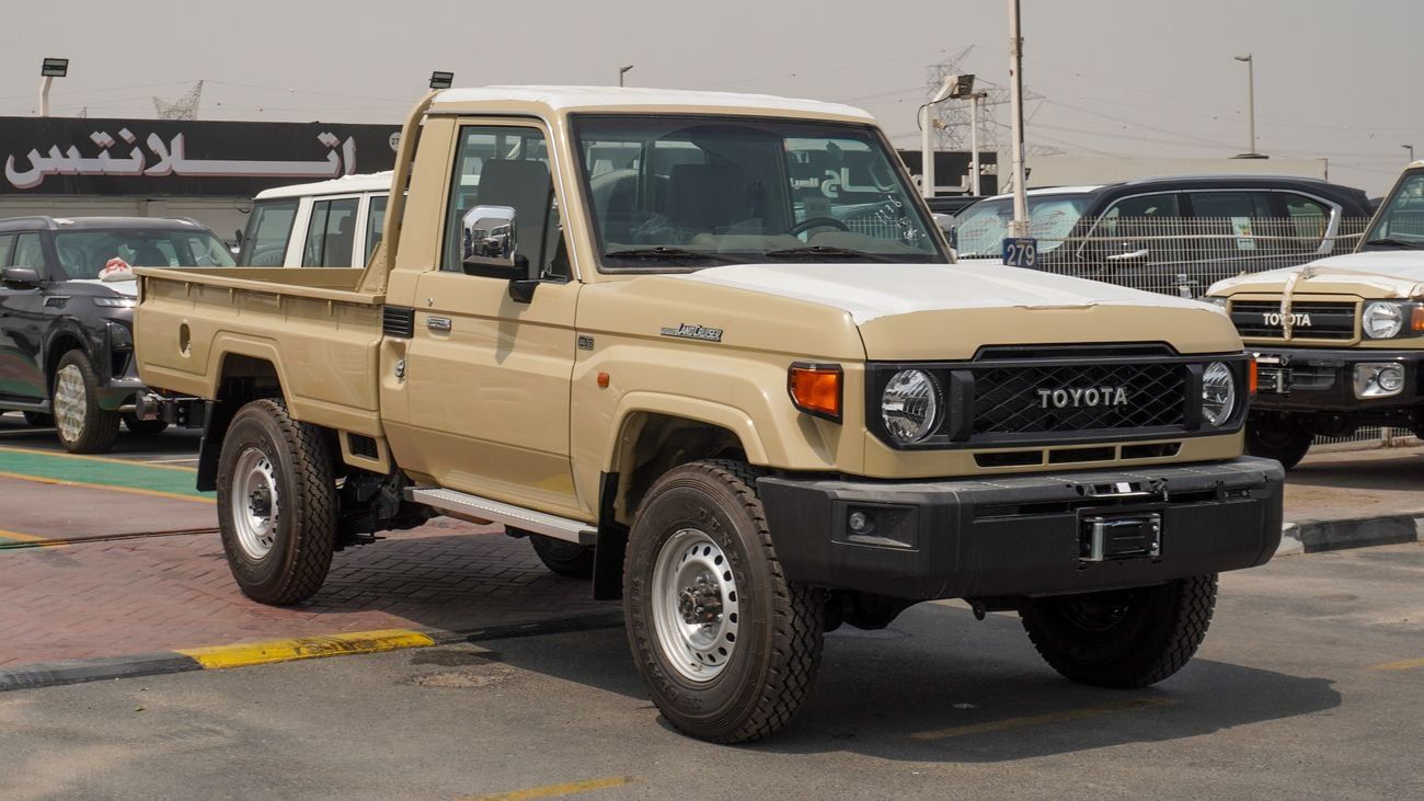 Toyota Land Cruiser Pick Up LX 4.0L V6 SINGLE CABIN A/T