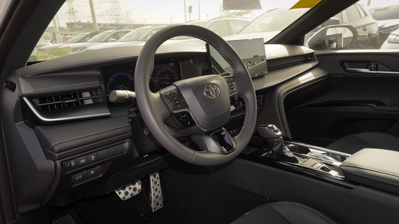 Toyota Camry 2.5S  HEV