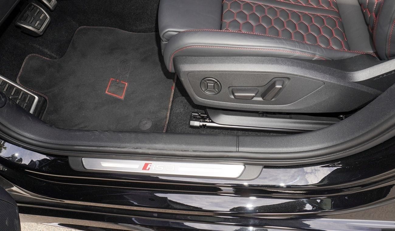 أودي RS3 TFSI quattro 2.5L Sportback