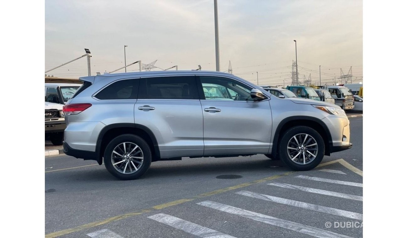 تويوتا هايلاندر 2018 Toyota Highlander XLE 4x4 3.5L V6 Full Option 7 Seater - UAE PASS