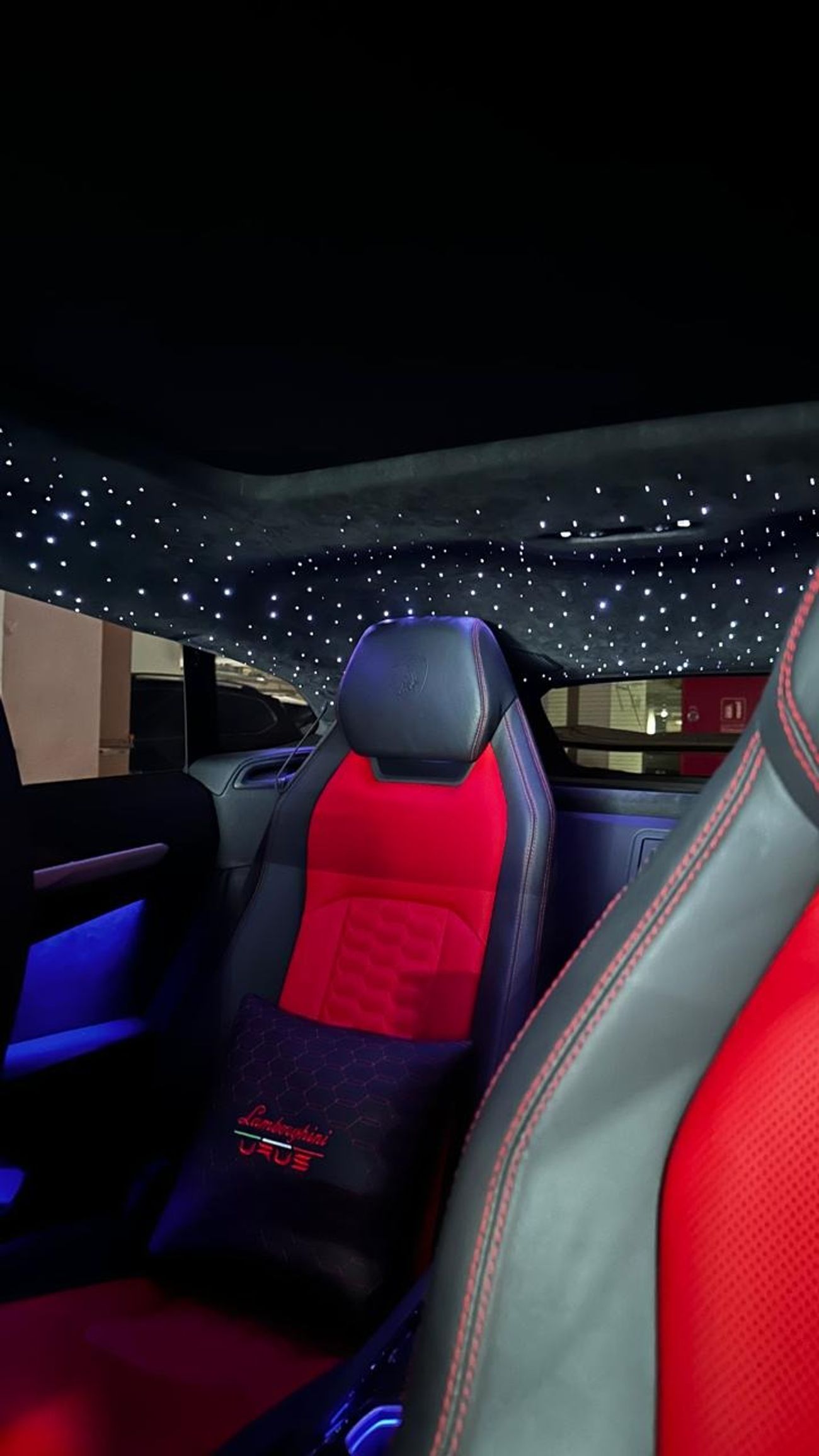 Lamborghini Urus Base