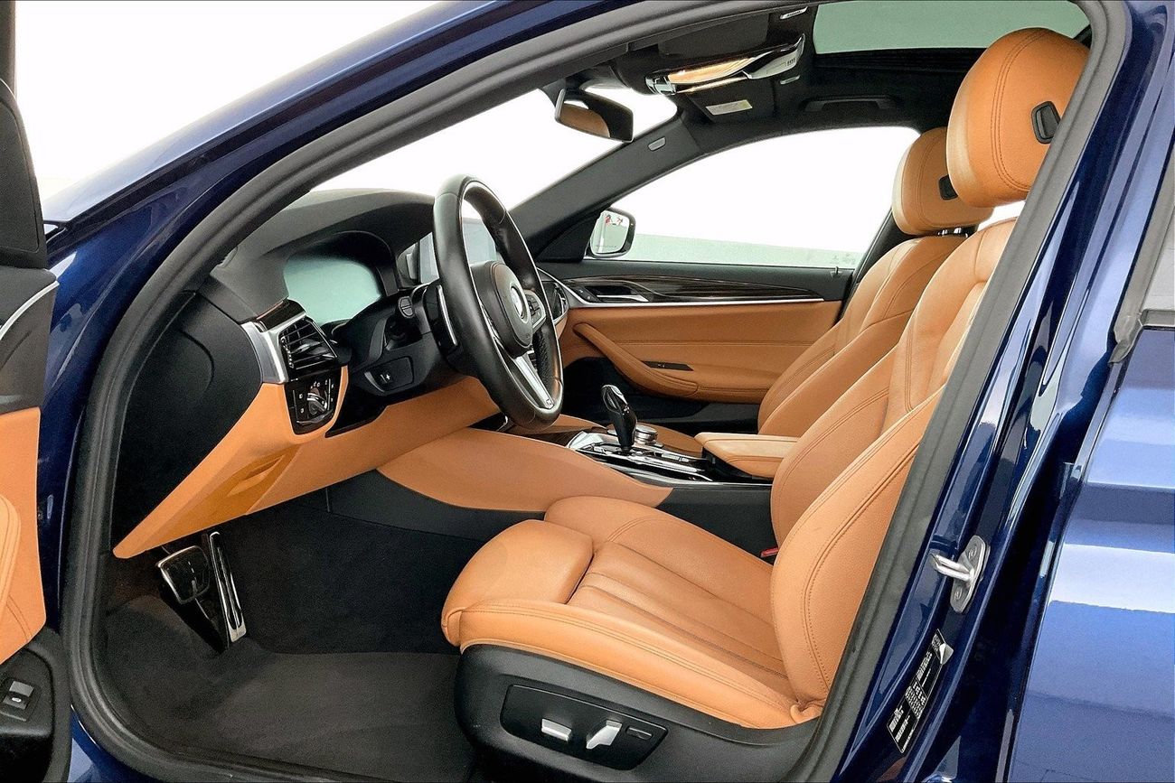 بي أم دبليو 520i M Sport | عرض العيد الحصري | خالية من أضرار الفيضانات