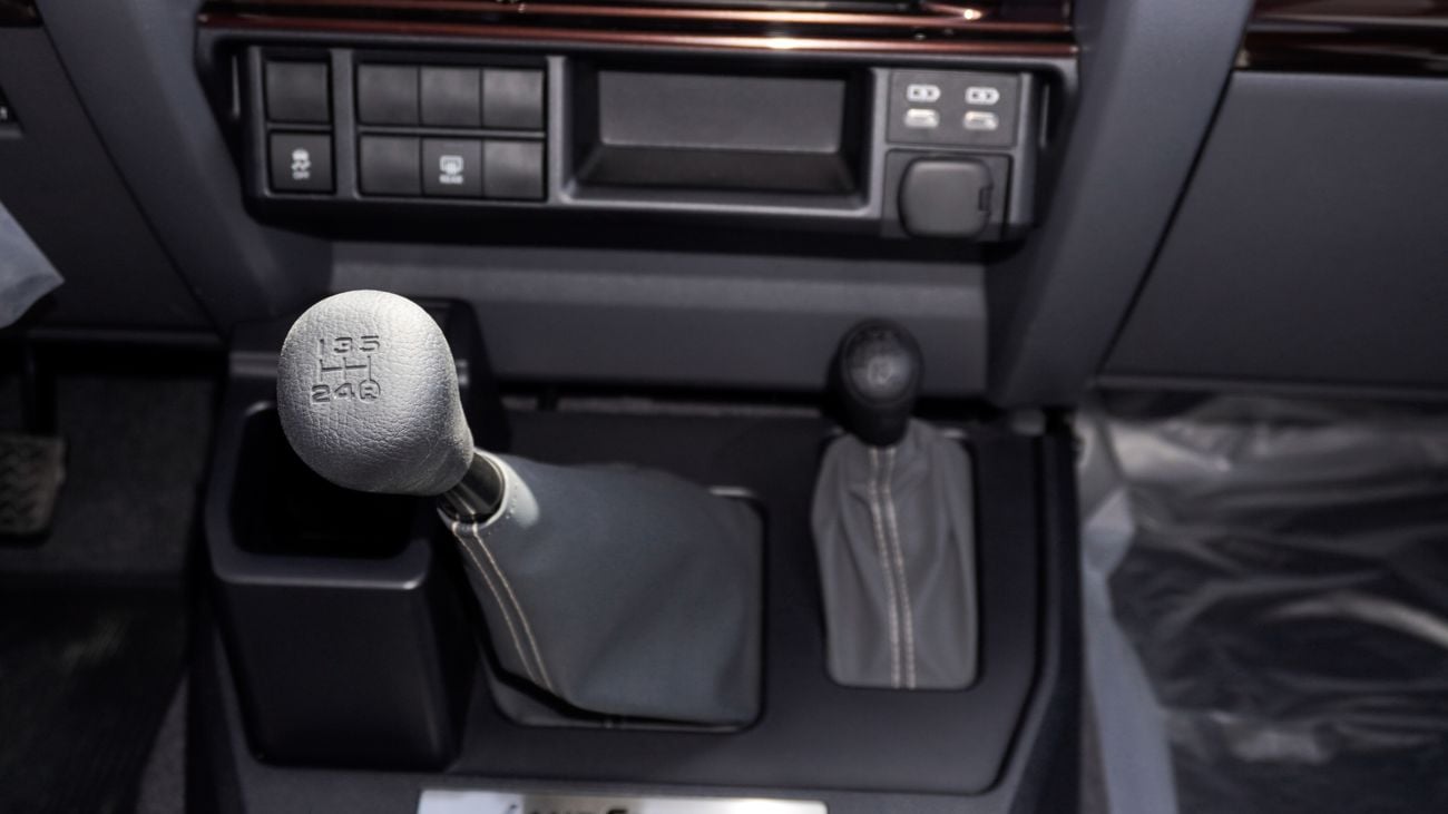 Toyota Land Cruiser 70 2.8 DIESEL 2025