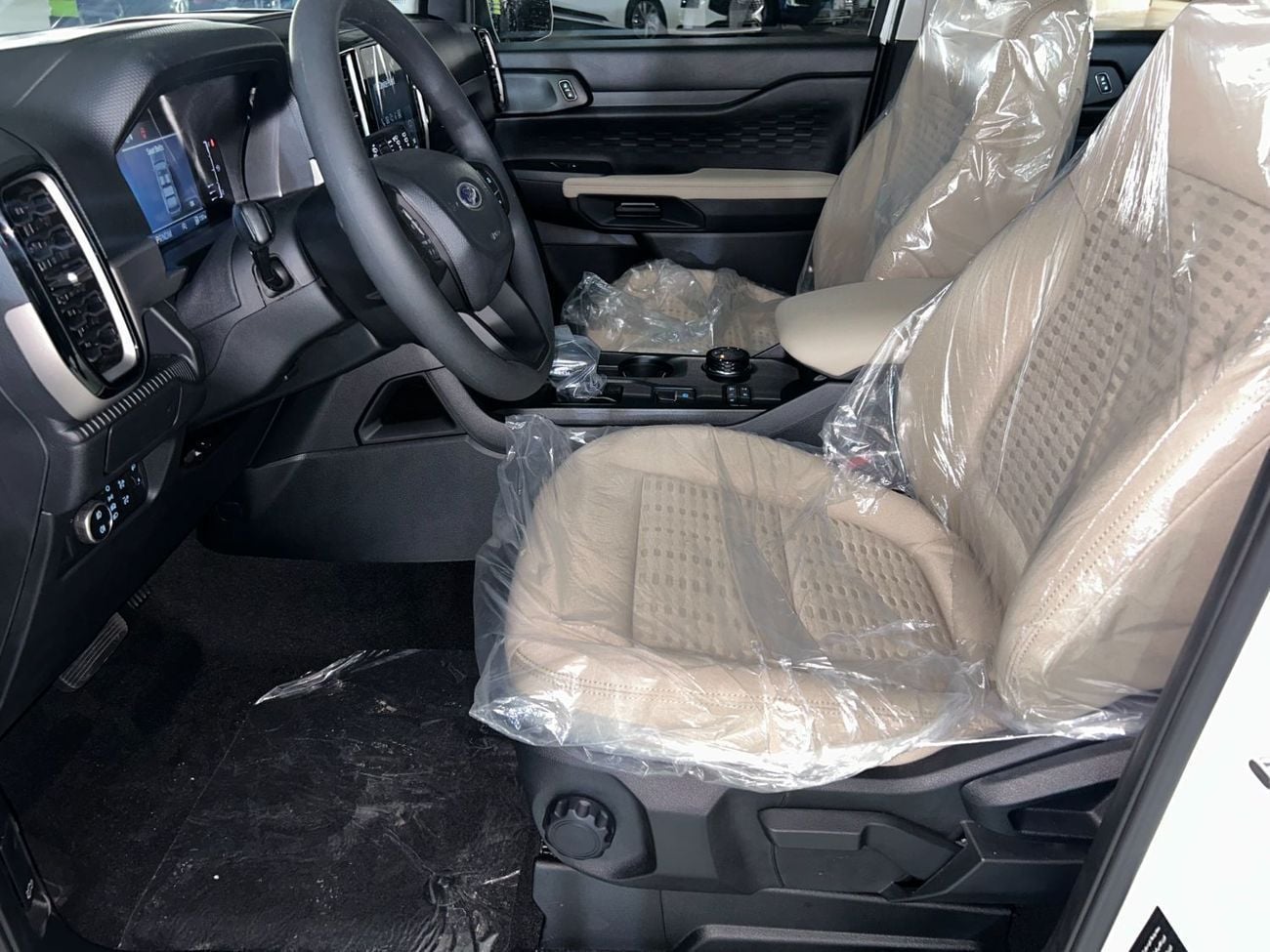 Ford Everest XLS EVR225 / AL TAYER MOTORS / AL QOUZ SHOWROOM