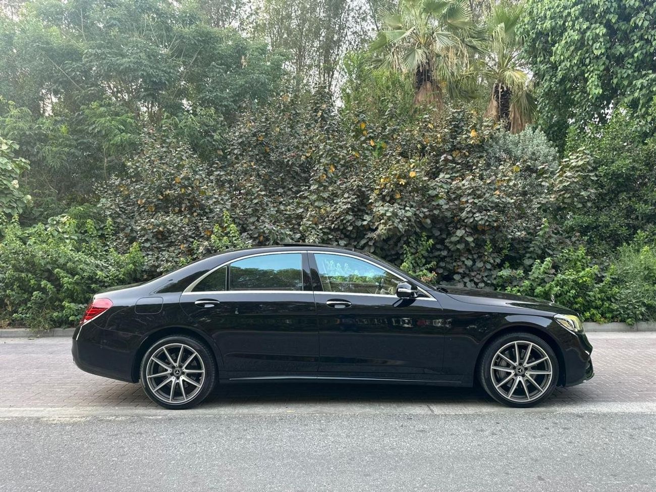 Mercedes-Benz S 560 Std 4.0L (463 HP) 2020 Mercedes-Benz S 560 designo V8 | GCC Specs | Full Option | Excellent Conditio