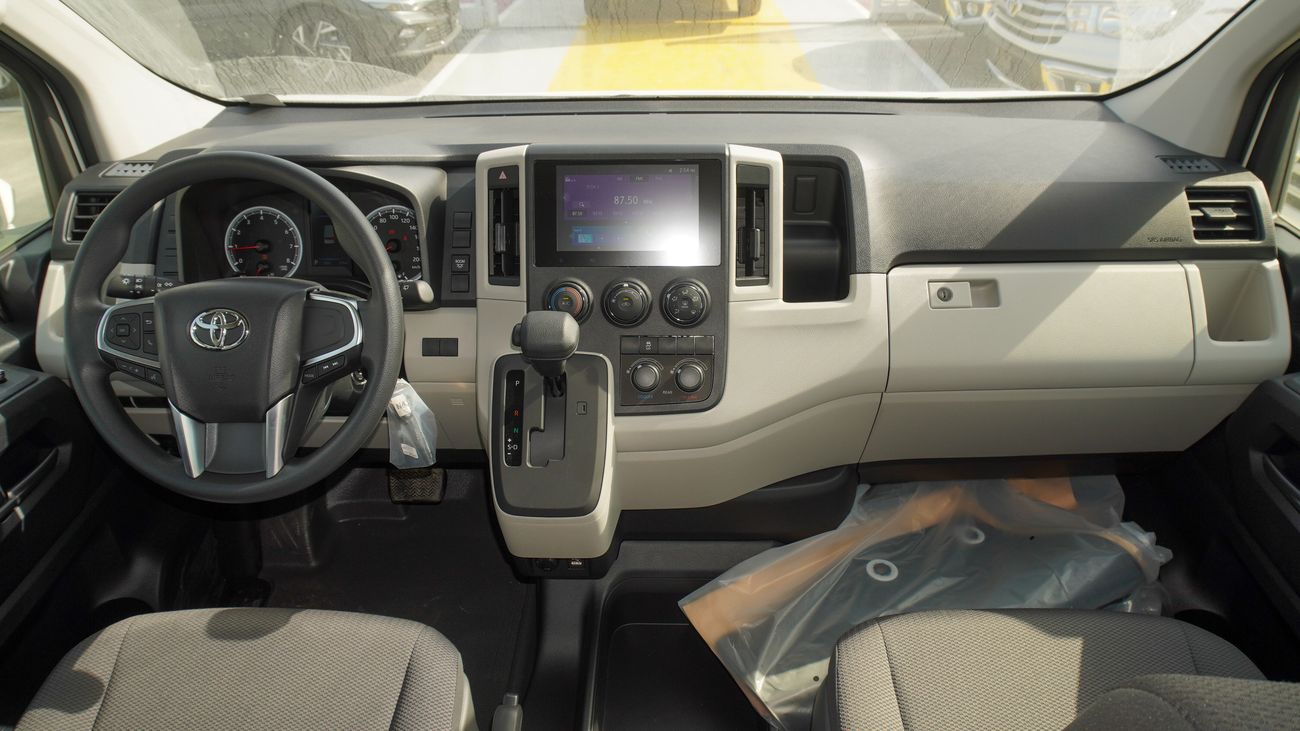 Toyota Hiace 3.5L V6 A/T