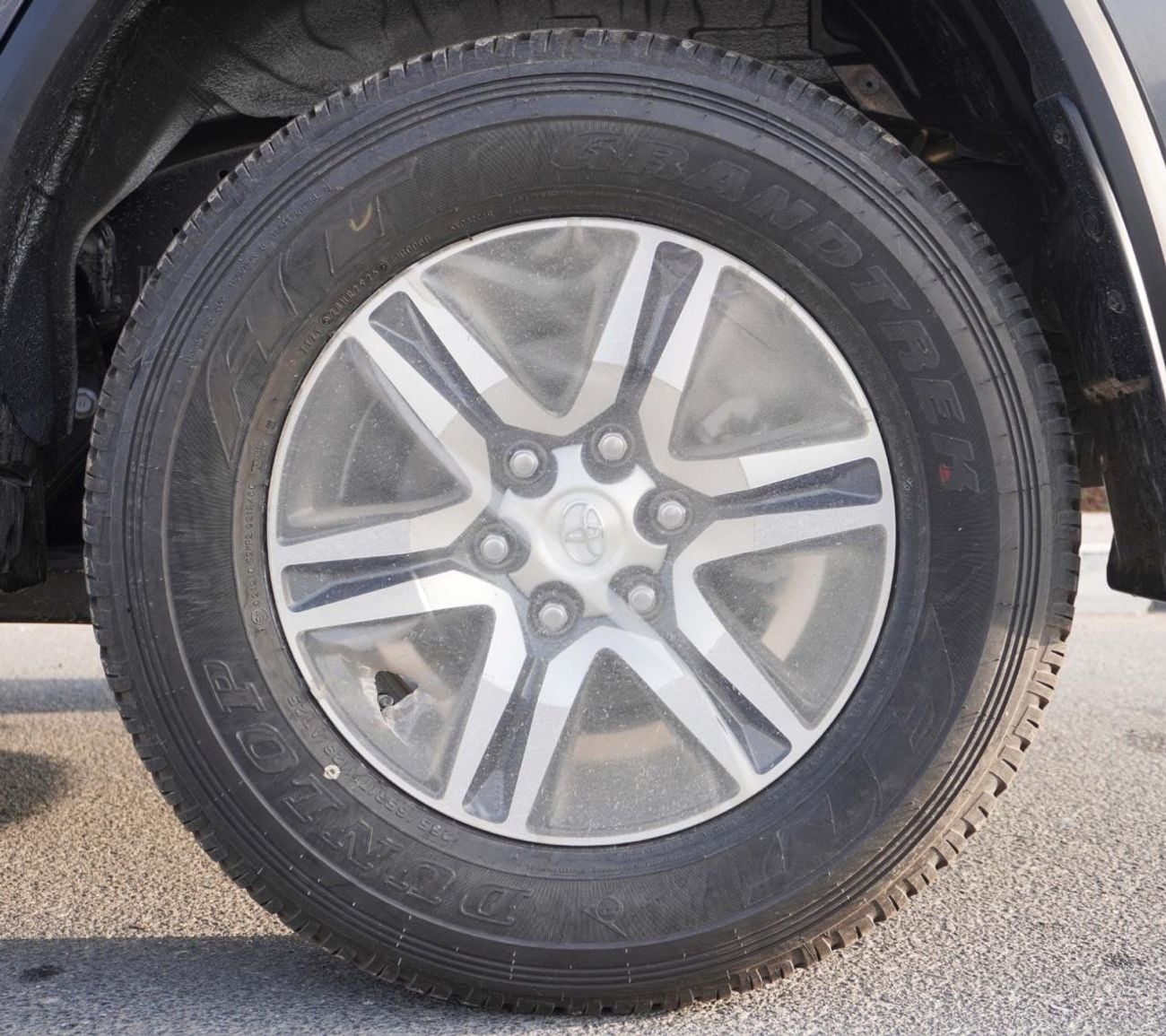 Toyota Fortuner GX2 4X4 2.7L TOYOTA FORTUNER GXR 4X4, 2.7L, A/T-2025