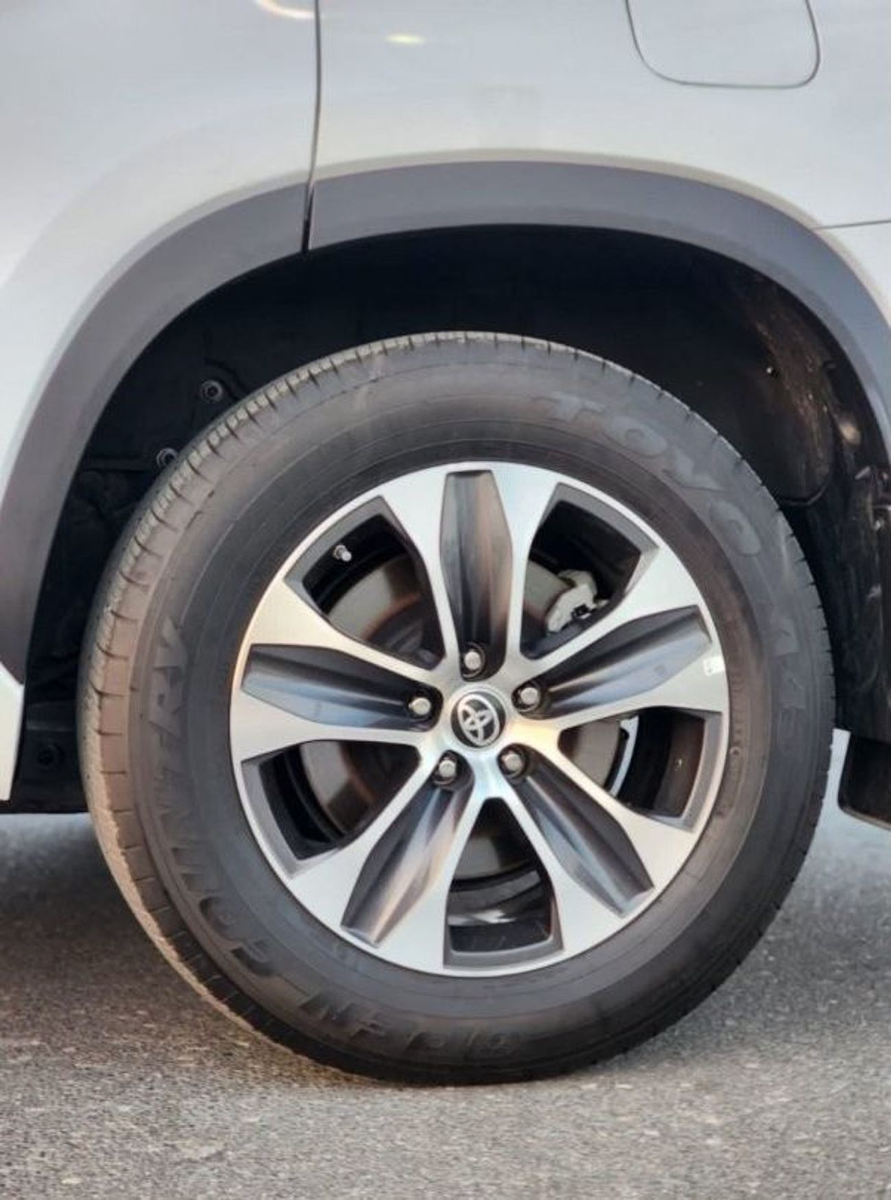 Toyota Highlander LE TOYOTA HIGHLADER 2021 MODEL FULL OPTION 2021 MODEL