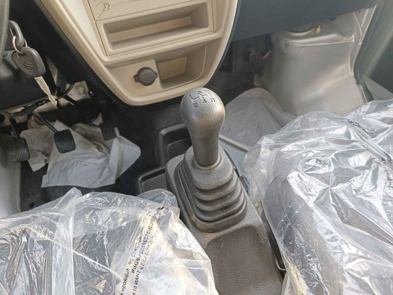 Suzuki EECO 1.2L PETROL MANUAL GEAR BOX / 7 STR (FOR EXPORT ONLY)