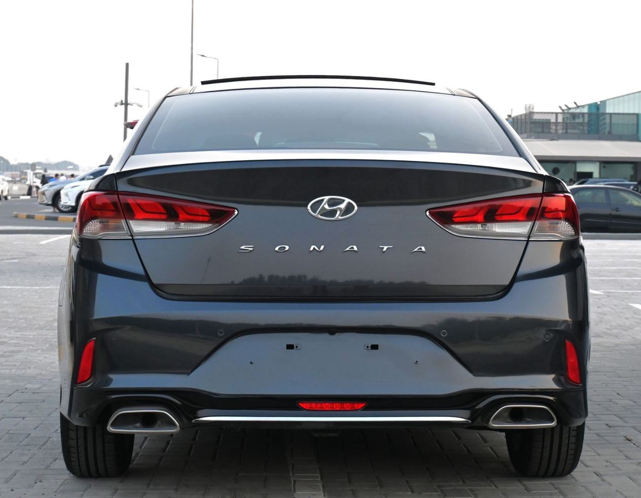 Hyundai Sonata Limited Hyundai Sonata 2019 GCC mid-range in excellent condition, inside and out