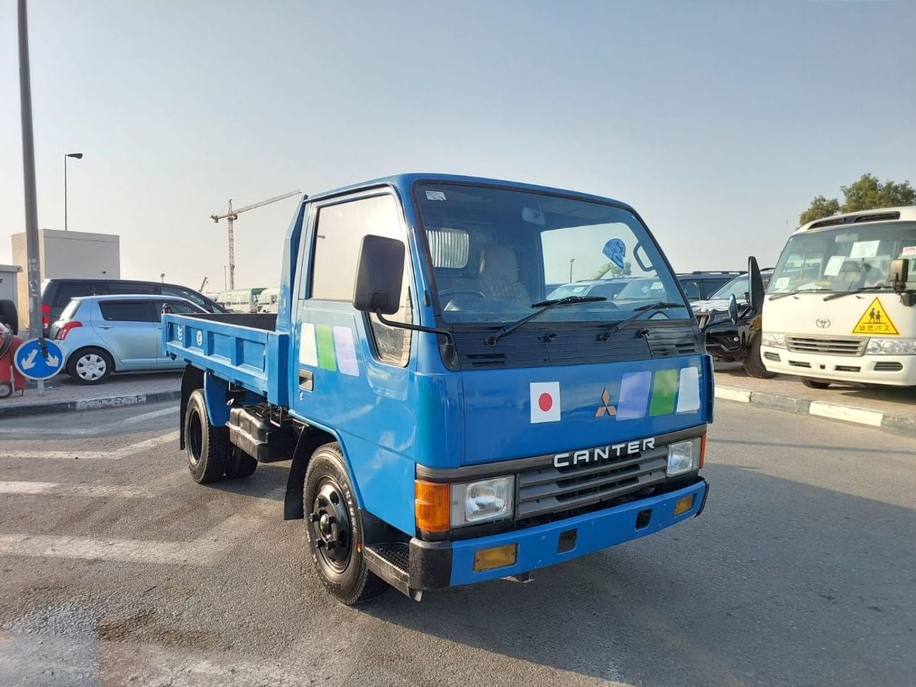 Mitsubishi Fuso Canter (RAMADAN OFFER) MITSUBISHI CANTER TRUCK RHD 1988 MODEL 8.4 L DIESEL MANUAL(PM427337)
