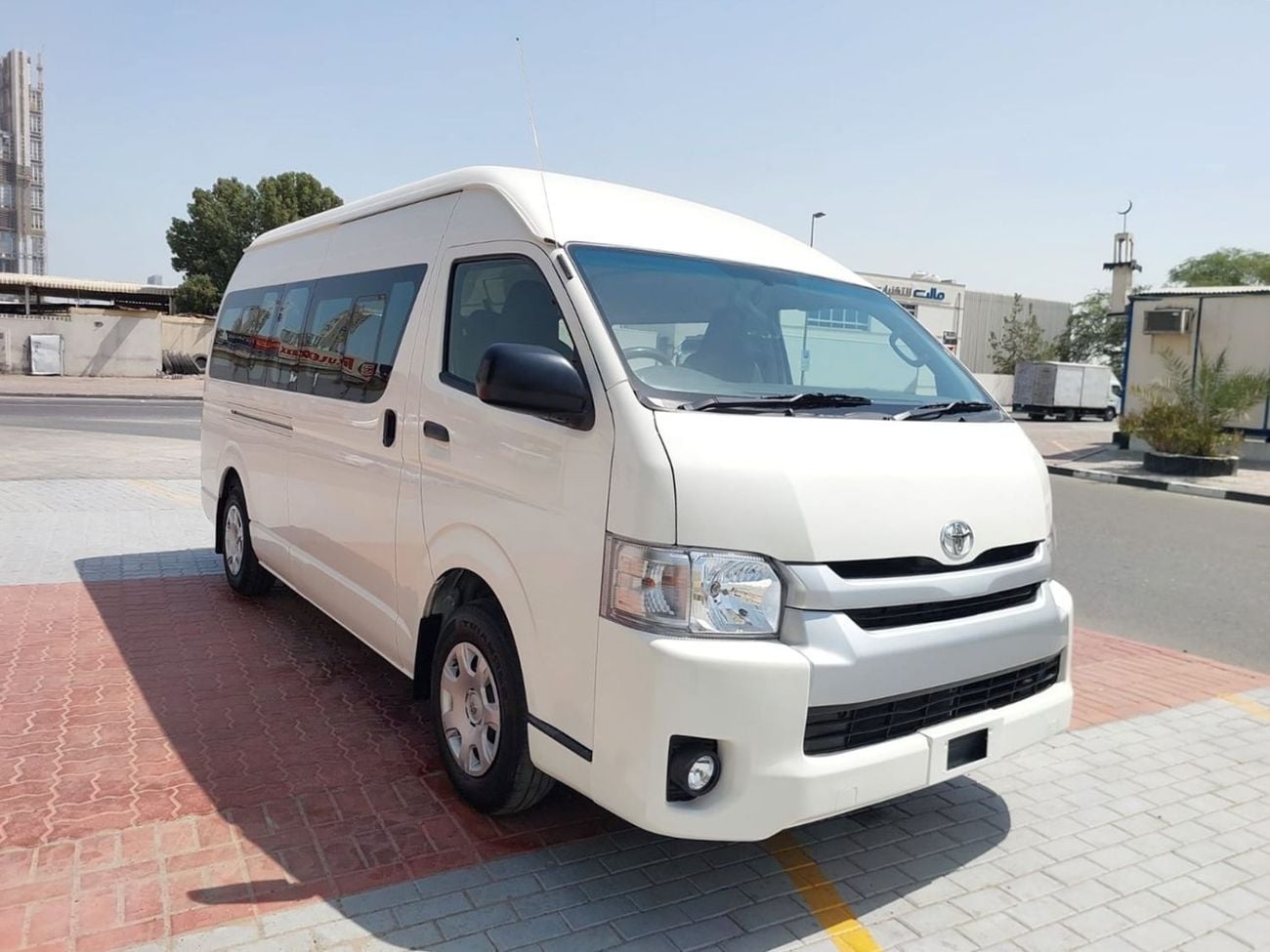 Toyota Hiace GL TOYOTA HIACE COMMUTER VAN RHD 2018 MODEL 3.0 L DIESEL AUTOMATIC(PM21278)