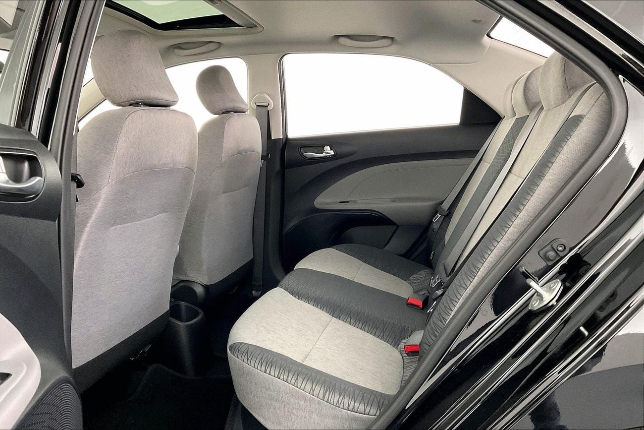 ميتسوبيشي اتراج GLX Mid | ضمان مجاني لمدة عام | 0 دفعة أولى