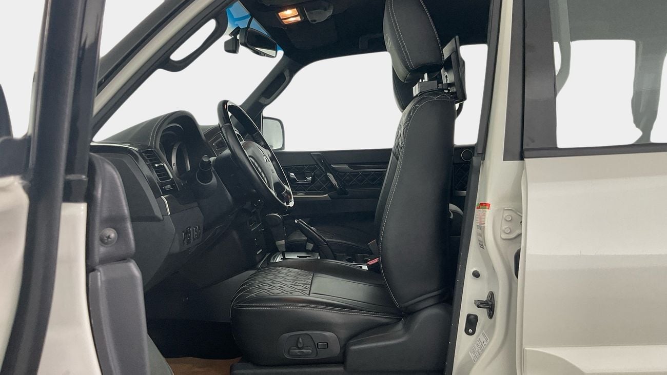 ميتسوبيشي باجيرو Signature Edition | upto AED 20,000 Ramadan Discount | شامل الضمان | 0 ﺪﻔﻋﺓ ﺃﻮﻟﻯ