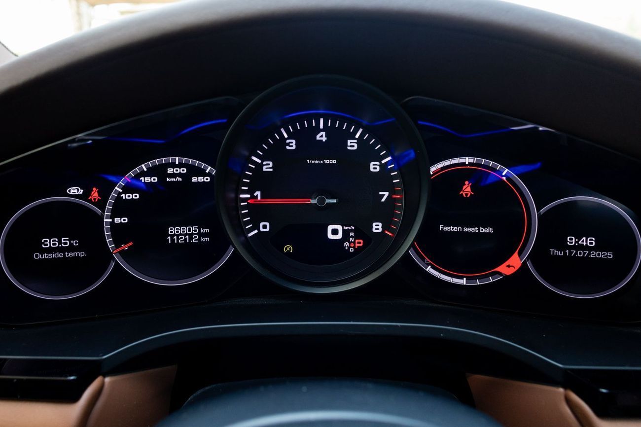 Porsche Cayenne Std 3.0L (340 HP)